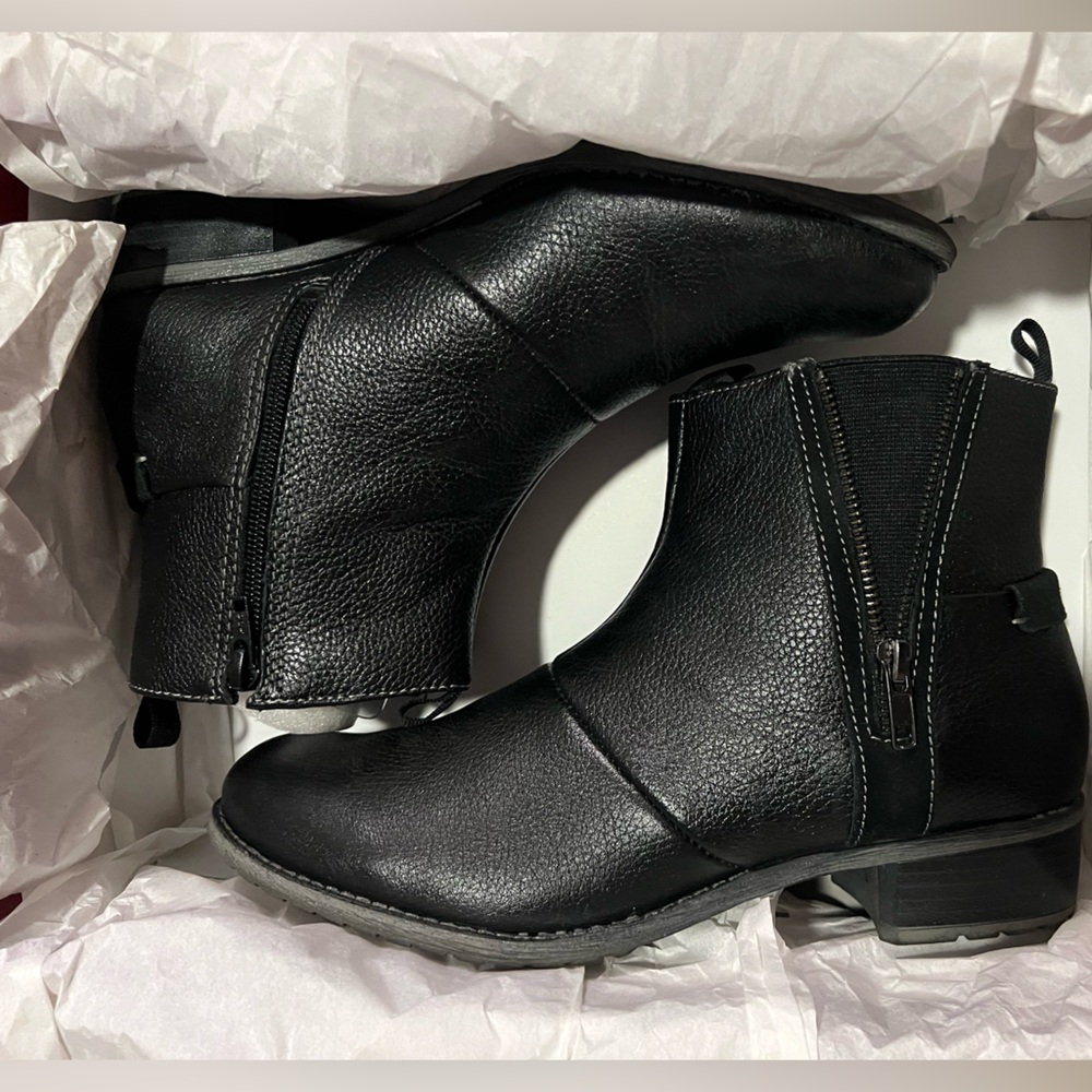 Hush Puppies Women's Black Leather Ankle Boots